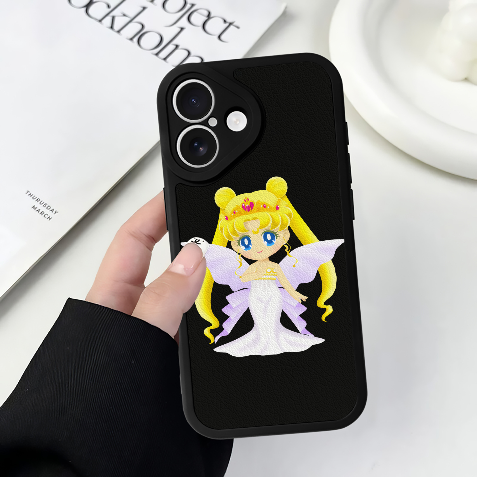 （画像用） 美少女戦士セーラームーン 愛野 美奈子 あいの みなこ Sailor Moon Aino Minako 【iPhone 16シリーズ対応】シリコンスマホケース（レザー調） 材質：シリコン